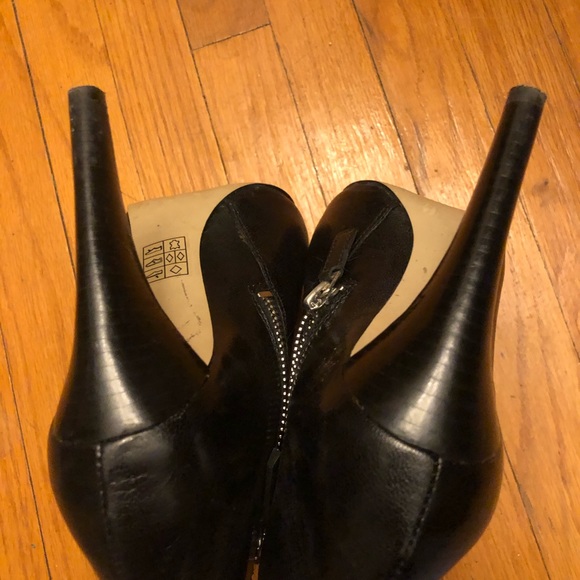 Nine West Zipper Heel - Picture 3 of 4